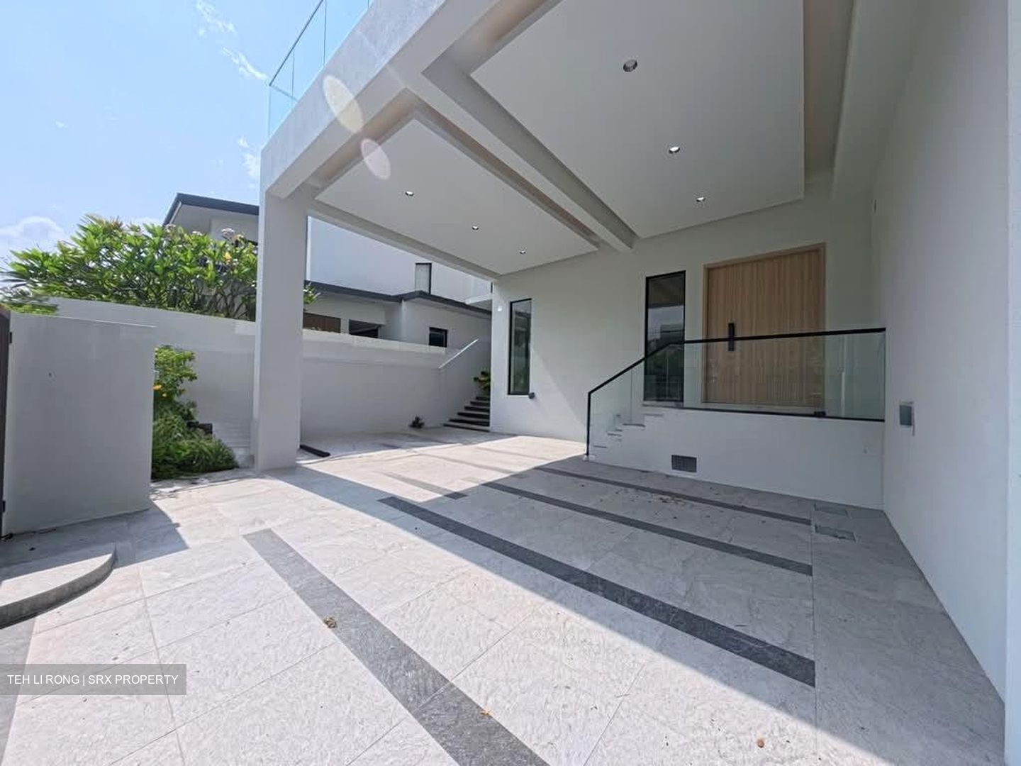 Lucky Hills (D16), Terrace #604570491